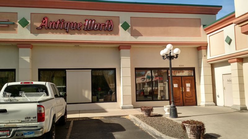 This Underrated Idaho Antique Mall Hides Vintage Treasures At Prices That Surprise You
