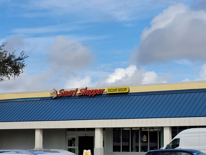 Florida Families Stretch Every Dollar At This Friendly Tampa Discount Grocery
