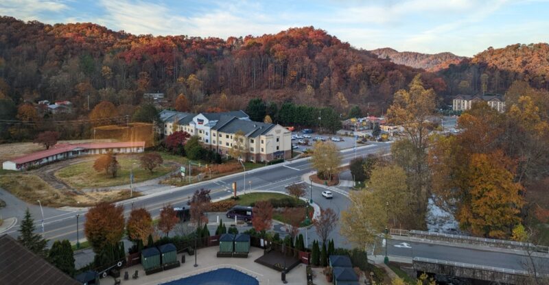 This North Carolina Mountain Town Is Becoming A Fall Favorite For Leaf Peepers