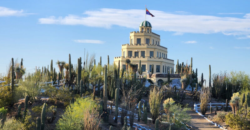 This Mysterious Arizona Castle Looks Like A Wedding Cake And Getting Inside Takes Serious Luck