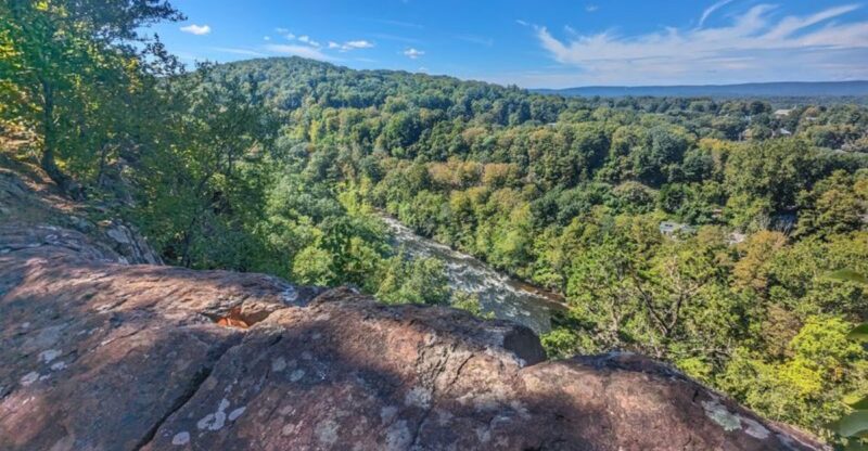 This 62-Mile Connecticut Trail Is The Ultimate Test For Serious Hikers