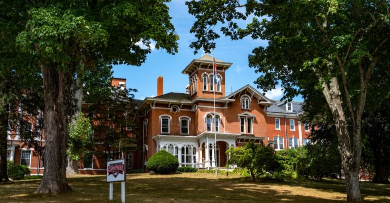 11 Connecticut Towns Where You Can Park Once And Explore Shops, Cafes And Local Sights On Foot