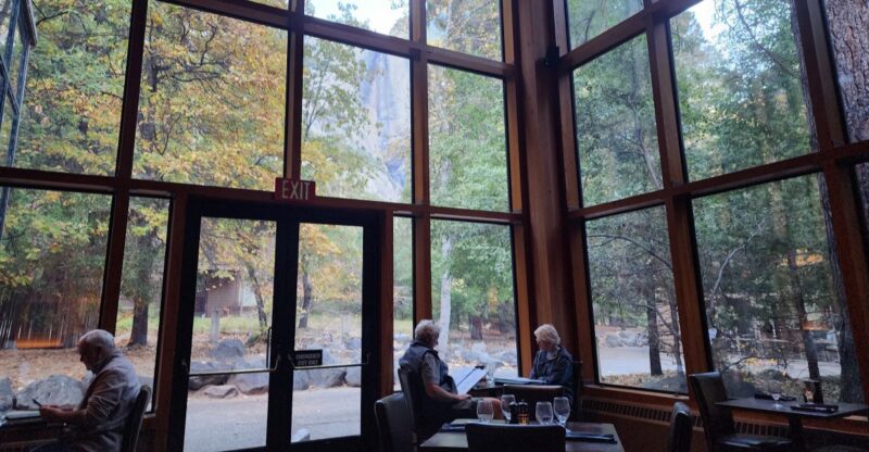 9 Gorgeous California Restaurants With Stunning Views Of The Early Fall Colors