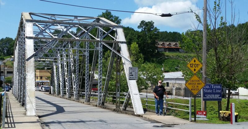 This Tiny Georgia Town Has A Line Through Downtown Where You Can Stand In Two States At Once
