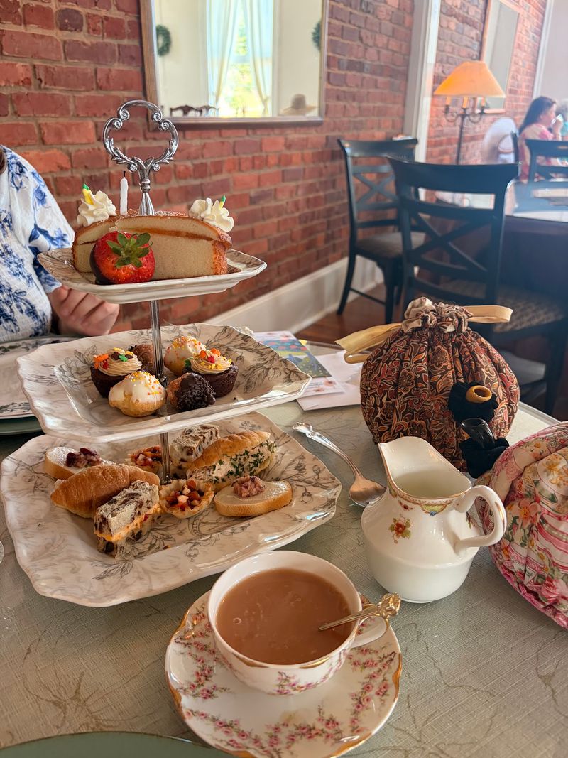 Laura’s Tea Room, Ridgeway