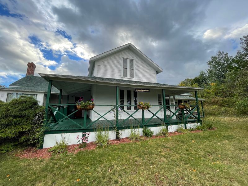 10 Small New York Towns Where Your Weekend Budget Can Stretch Surprisingly Far - Decor Hint Saranac Lake