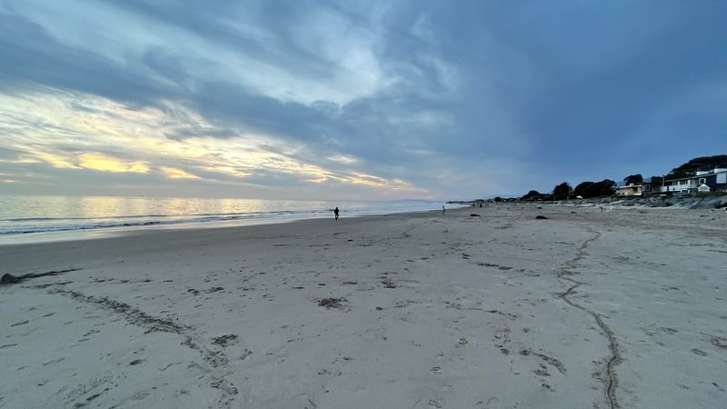 Carpinteria: The Small Town That Exhales In Autumn
