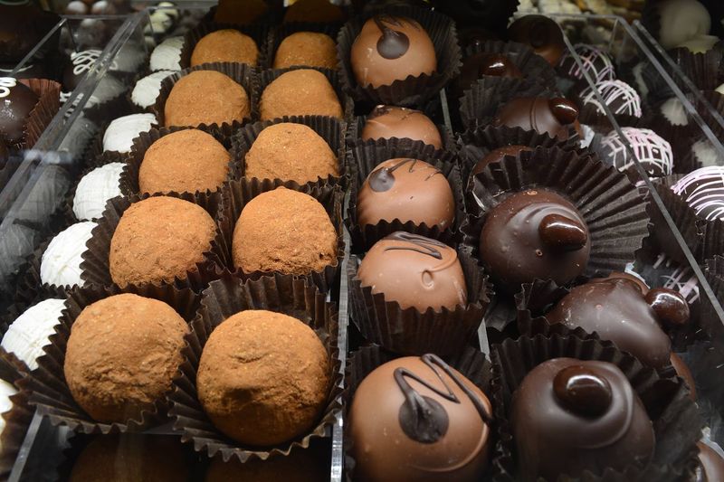 11 Connecticut Candy Shops Packed With Halloween Treats Worth Filling Your Bag With - Decor Hint Litchfield Candy Company, Litchfield