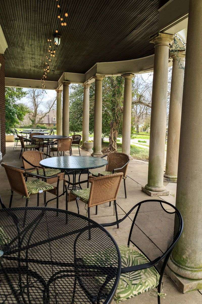 Holly Hill Inn