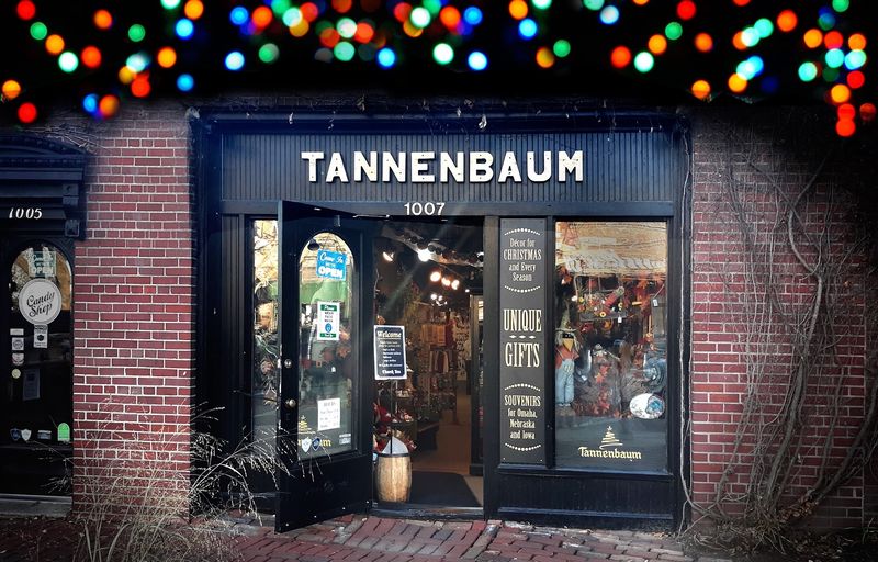 5 Nebraska Christmas Shops That Keep Ornaments Stocked Every Single Day Of The Year - Decor Hint Tannenbaum Christmas Shop