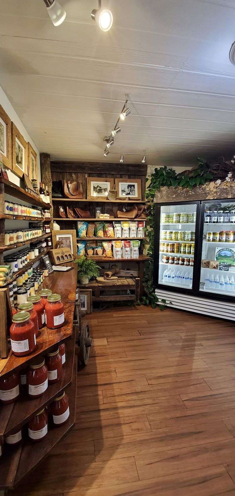 11 Georgia Farm Stores Selling Homemade Foods And Locally Raised Products - Decor Hint Mountain Valley Farm and Store