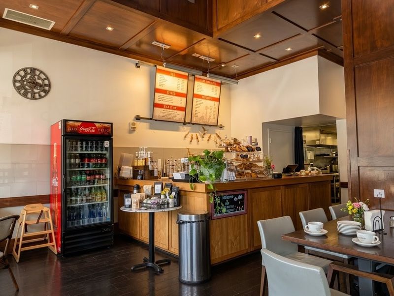 The Padre Hotel And Farmacy Cafe, Bakersfield