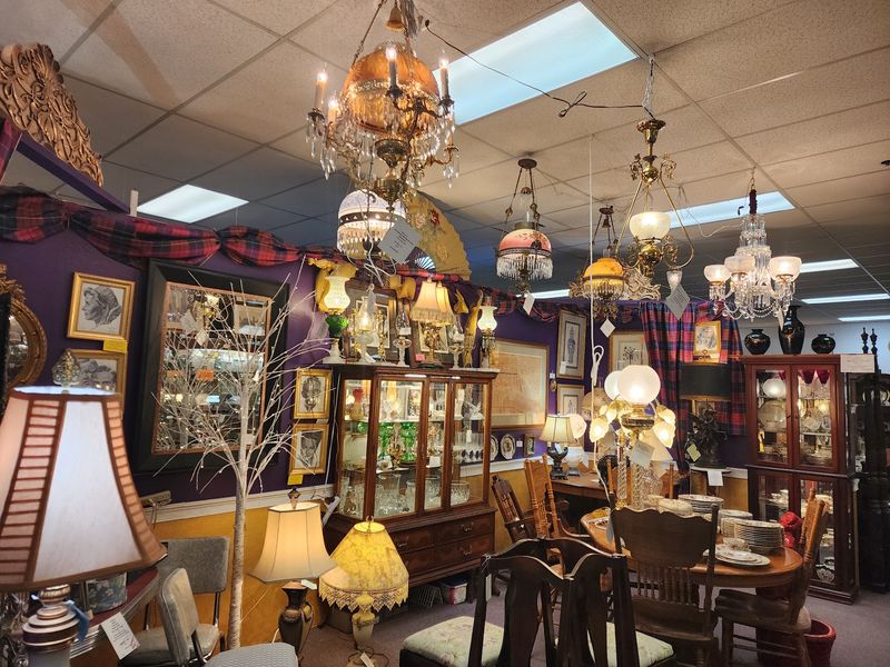 Antique World Mall & The Annex