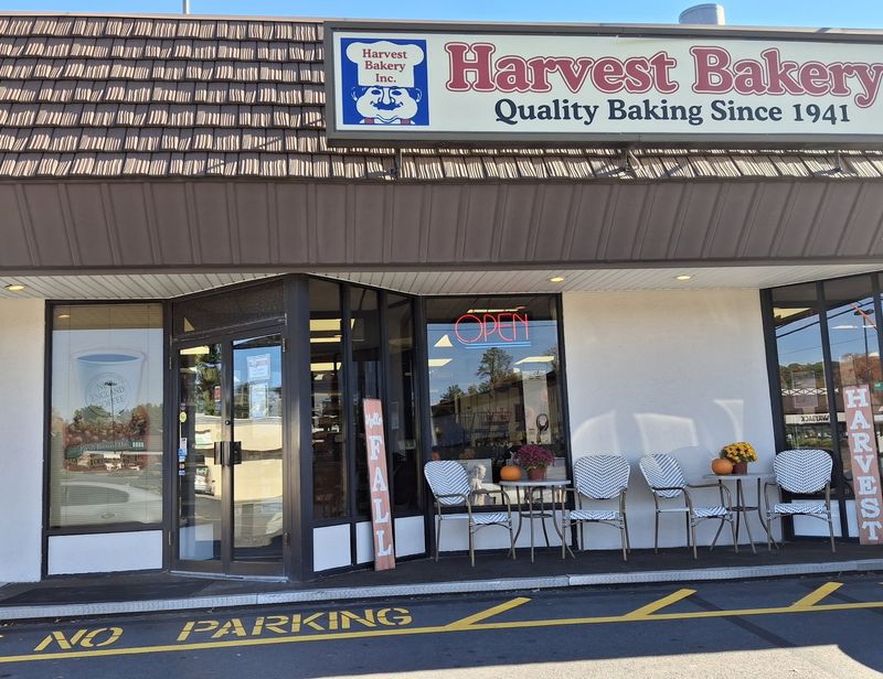 9 Old-School Connecticut Bakeries Where Delicious Treats Still Come At Surprisingly Affordable Prices - Decor Hint Harvest Bakery Inc
