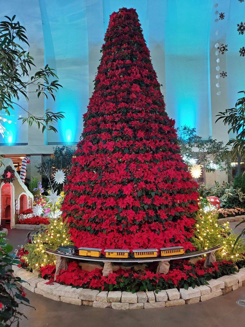 Most People Walk Right Past The Best Part Of This 100-Acre Nebraska Garden - Decor Hint How the Seasons Run the Show