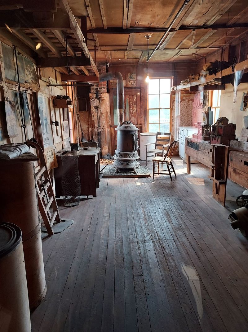 Seven Generations Have Milled Flour From Wheat Grown Right Outside This Nebraska Mill - Decor Hint Artifacts And That Unmistakable Mill Smell