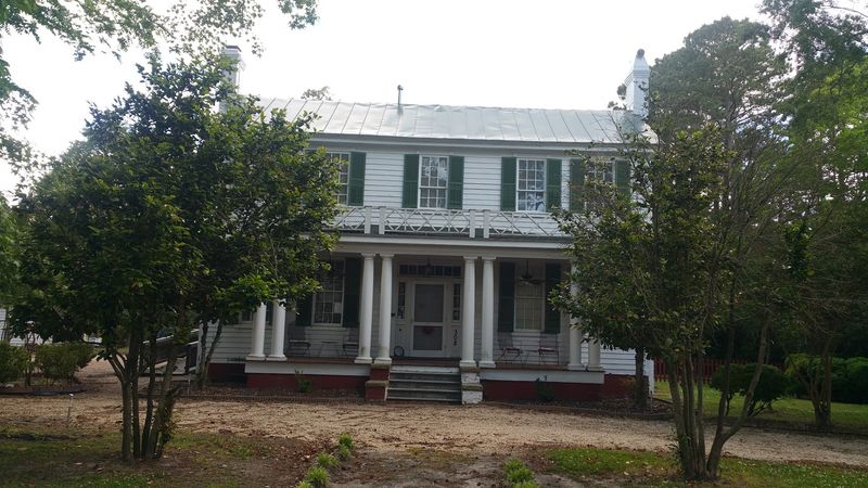 This North Carolina Town Has Lost Nearly 14% Of Its Population Since 2020, And 2027 Could Bring More Challenges - Decor Hint Old Streets With 28 Stories To Discover