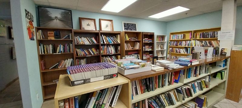 This 22,000-Square-Foot Thrift Store In Michigan Is A Treasure Hunt Of Vintage Finds And Surprises - Decor Hint Shopping That Helps Students