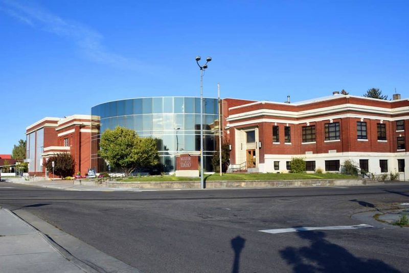 How A Women's Club And A Carnegie Grant Built The Foundation
