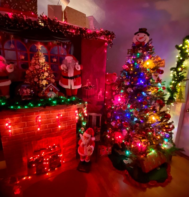 Holiday Shoppers Step Into A Winter Wonderland When This Connecticut Nursery Transforms Into A Christmas Paradise - Decor Hint Train Fans Of Every Age Will Get Stuck Right Here