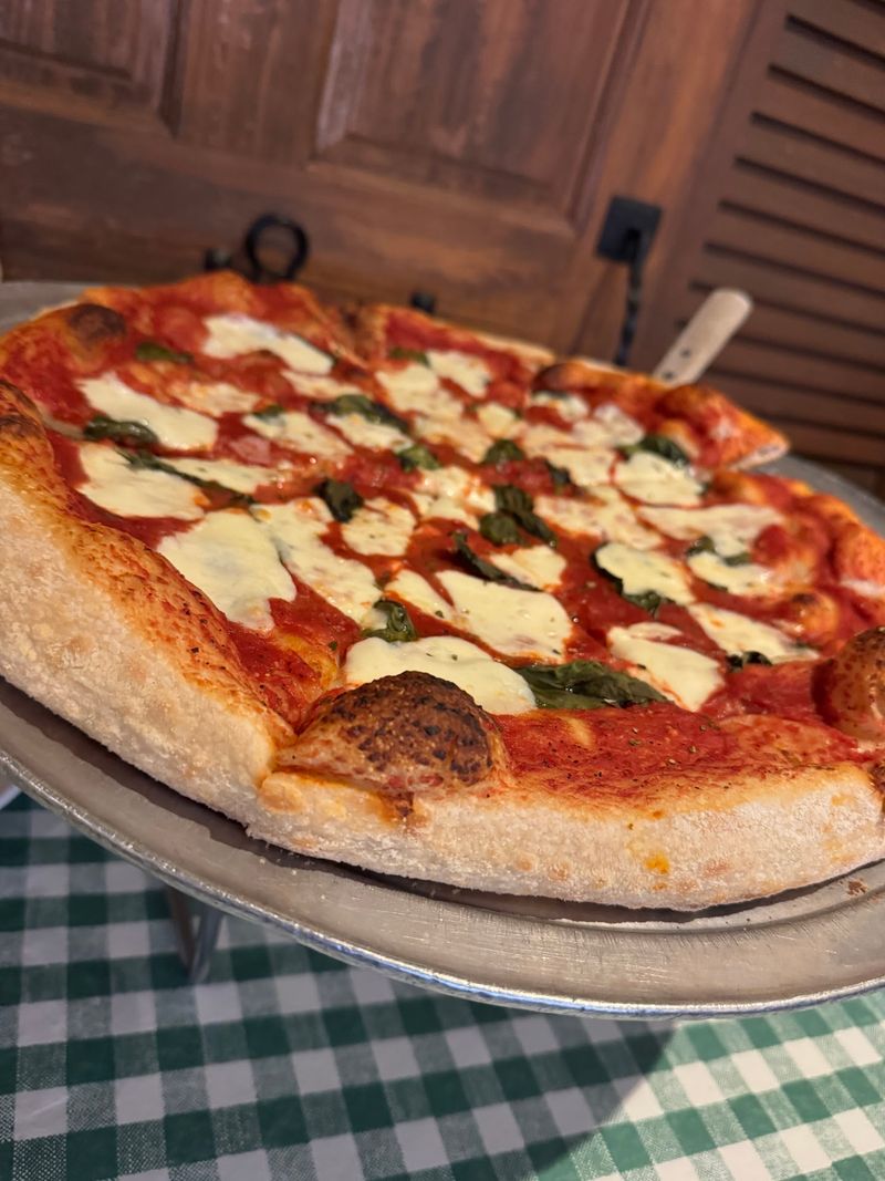That Hand-Tossed Pizza Still Leads The Menu