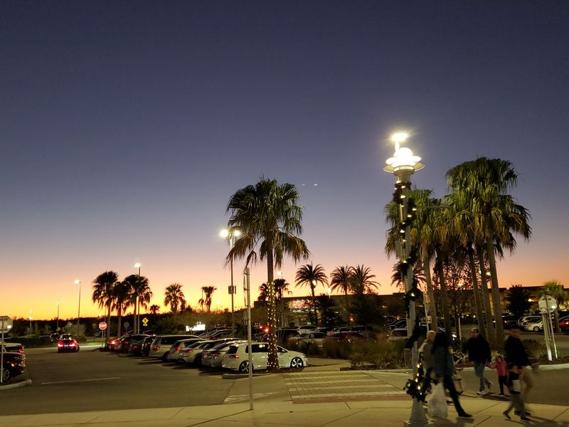 This Florida Outlet Mall Gets Your Steps In While You Hunt Brand-Name Deals, Drink In Hand - Decor Hint Timing, Parking, And The Easy Drive In