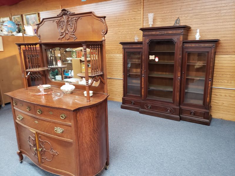 This Huge Nebraska Antique Mall Packs Vintage Treasures, Bargain Prices And A Cafe Under One Roof - Decor Hint Real Antiques Only, And That Rule Changes Everything