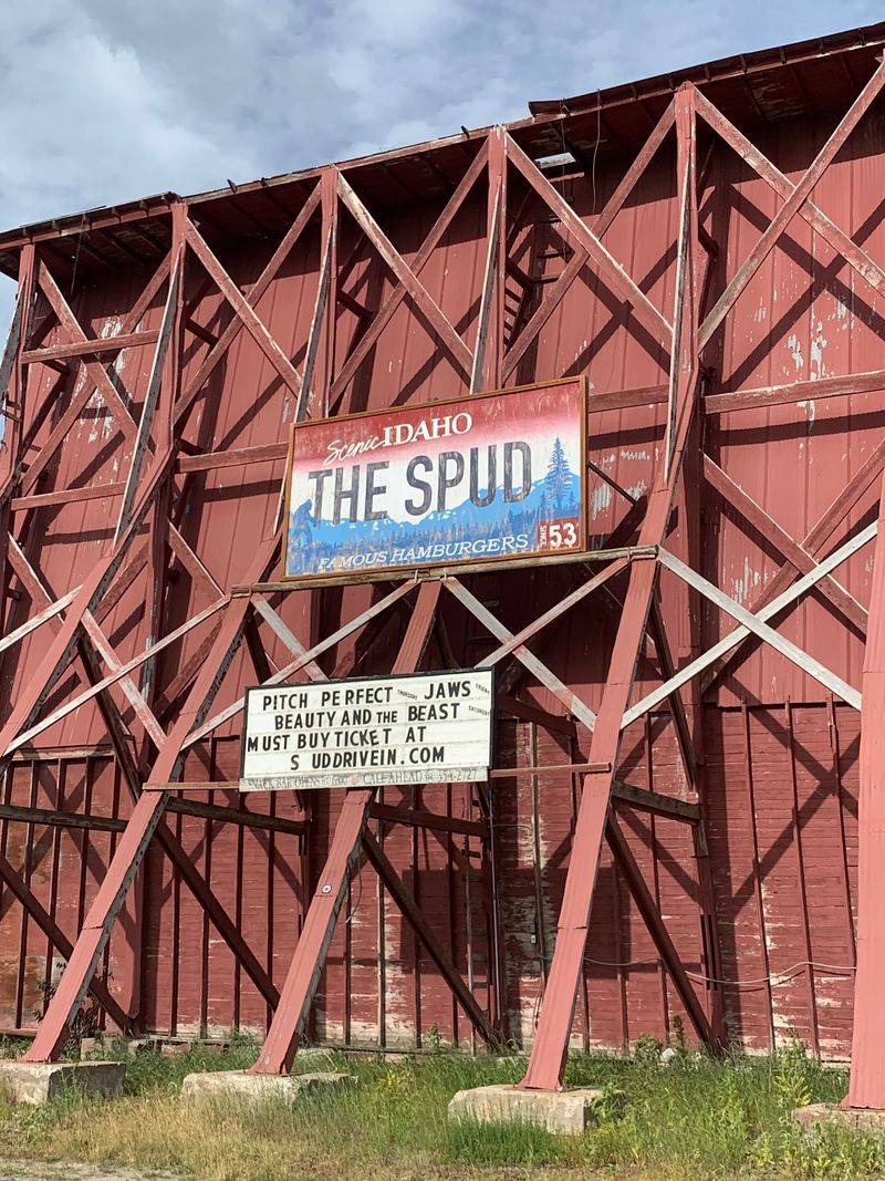 This Old-Fashioned Idaho Drive-In Has Been Serving Up Burgers, Shakes, And Movies Since The 1950s - Decor Hint Teton Valley Roots And Directions