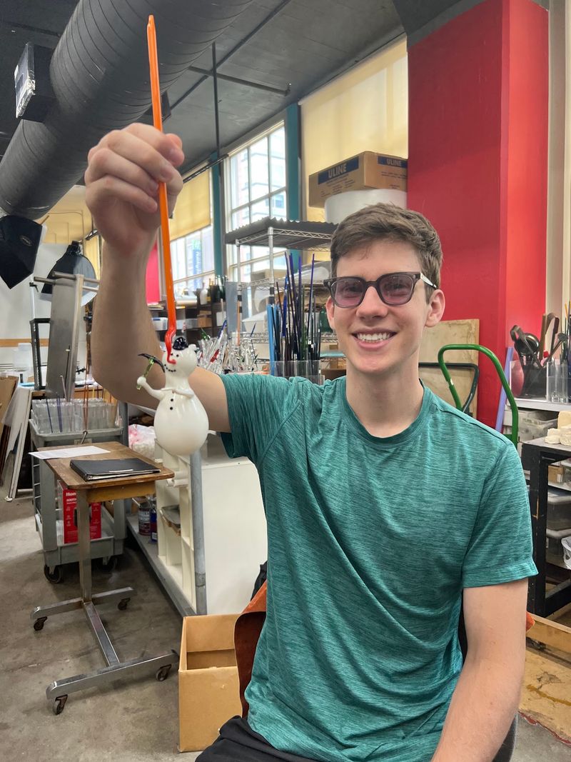 This Kentucky Glass Studio Lets You Walk In And Create Your Own Masterpiece - Decor Hint Fuse It! Turns Beginners Into Designers