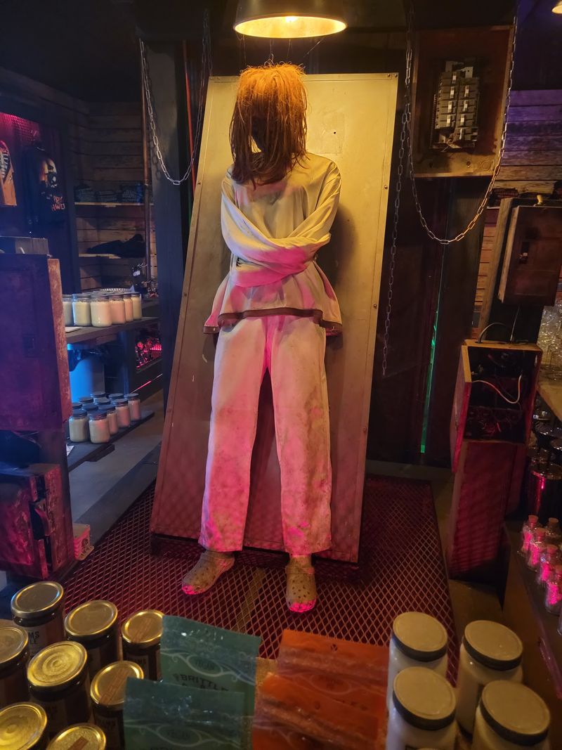 Dare To Explore This Haunted House In South Carolina - Decor Hint More Than 175 Actors Keep The Scares Moving