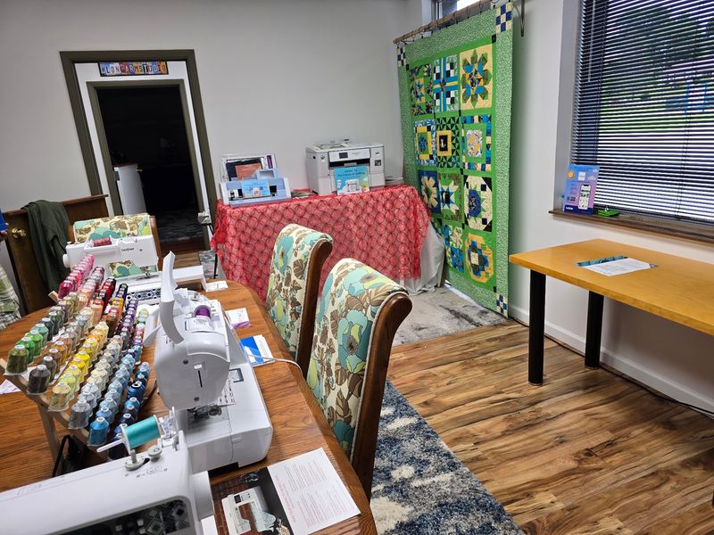 This Small-Town Tennessee Sewing Studio Shows First-Timers How To Make Their Own Quilts - Decor Hint Help Doesn't End When You Leave The Shop