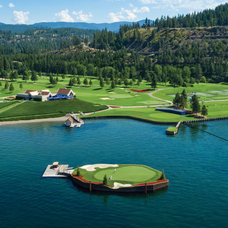 How A Downtown Hotel Grew A Famous Fairway