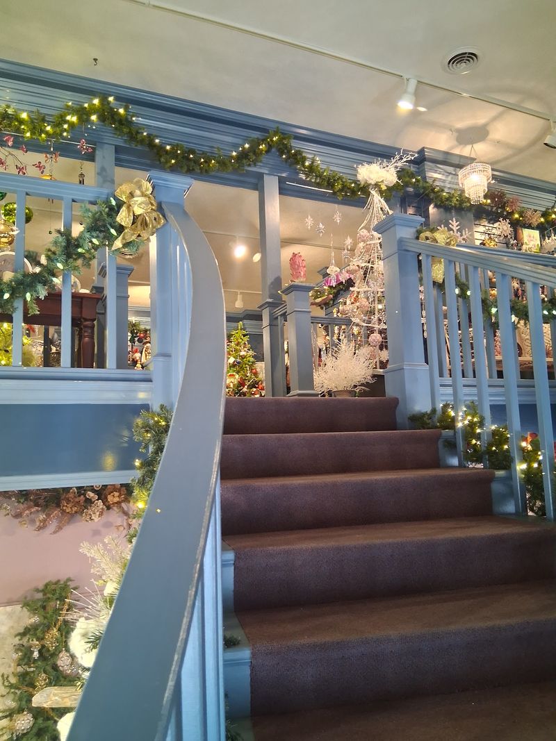 How A Mother And Daughter Turned A Back Room Into A Holiday Empire