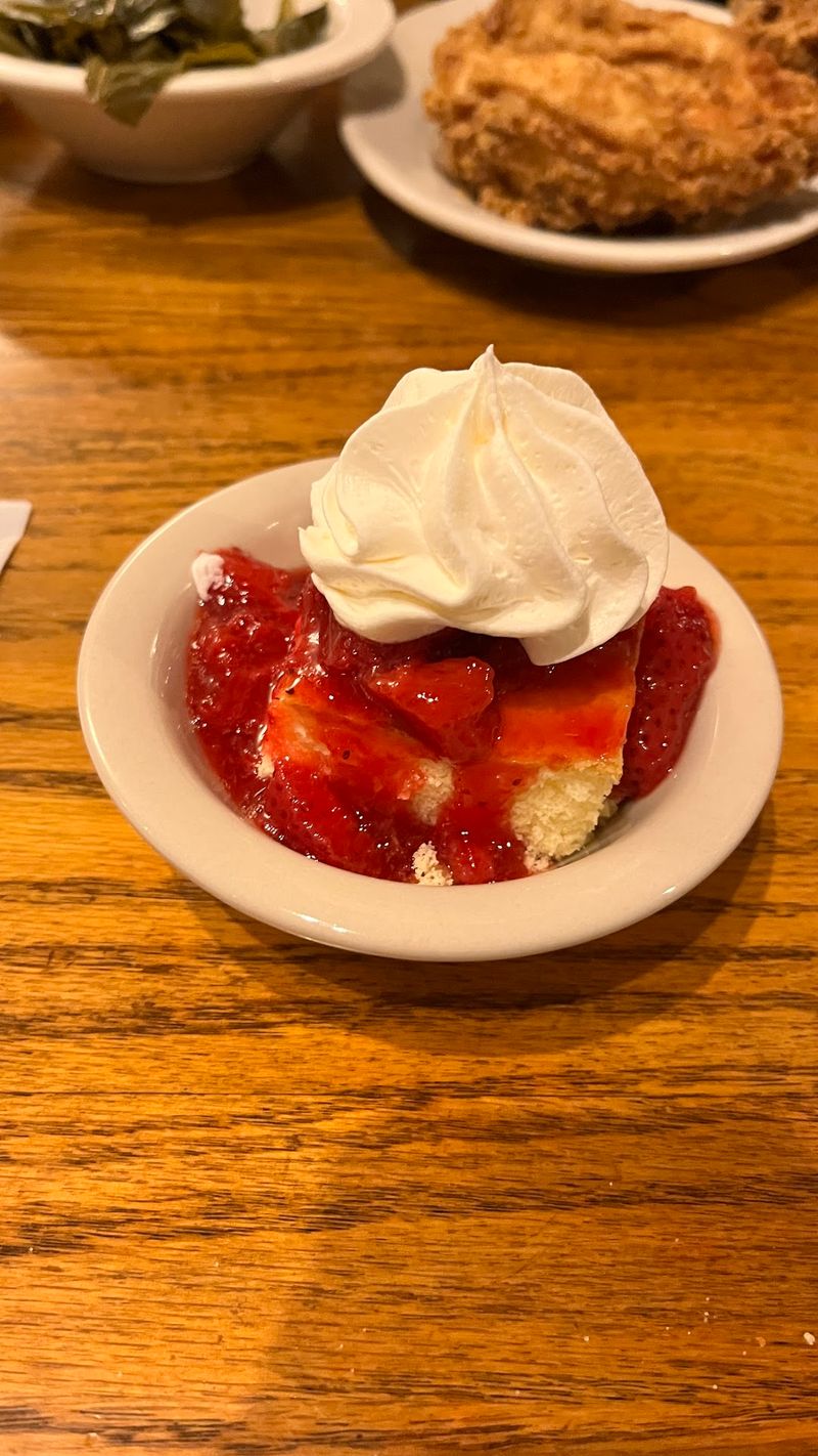 This Georgia Restaurant Serves Southern Favorites Inside A Beautiful 19th-Century Home - Decor Hint Strawberry Shortcake And Sweet Finales