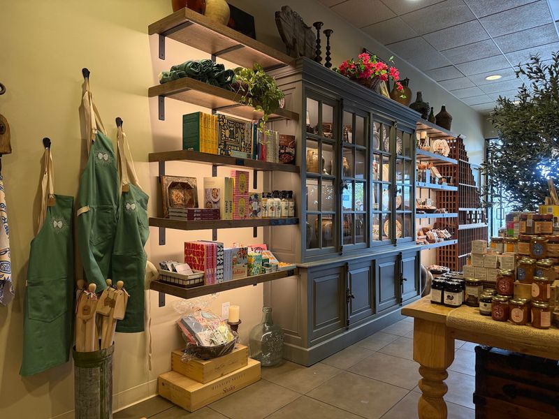 This California Pasta Shop Makes Fresh Ravioli Daily And Offers Over 75 Pasta And Sauce Combinations - Decor Hint Finding It Is Easy, Leaving Empty-Handed Is Not