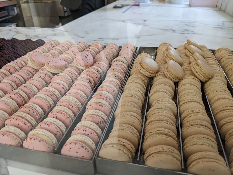 Macarons That Look Almost Too Pretty To Eat