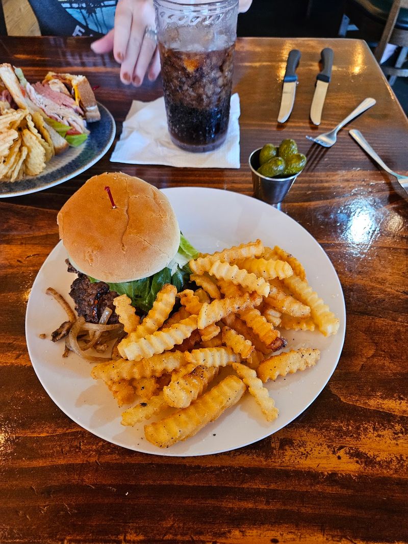 This Tennessee Eatery Has A Completely Gluten-Free Menu Packed With Comfort Food - Decor Hint Skillet Burgers Bring Plenty Of Comfort
