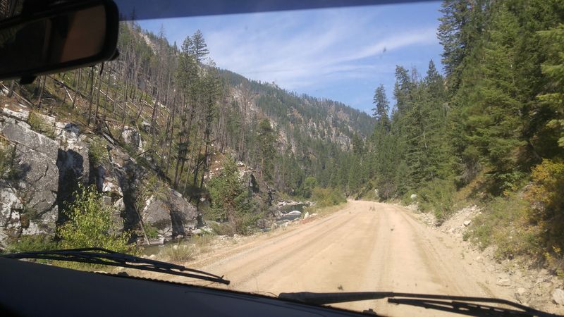 Fewer Than 20 People Still Live In This Idaho Mining Town At The End Of A Long Dirt Road - Decor Hint The Long Dirt Road That Does All The Gatekeeping