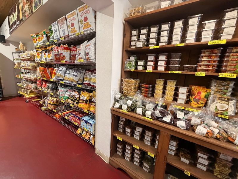At This Amish-Style Store In Florida, You Leave With Shoofly Pie, Whoopie Pies, And Made-To-Order Deli Sandwiches - Decor Hint Why Northern Transplants Treat It Like A Trip Home