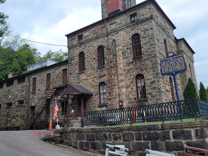 Stone Walls, Old Cells, And One Puzzling Handprint