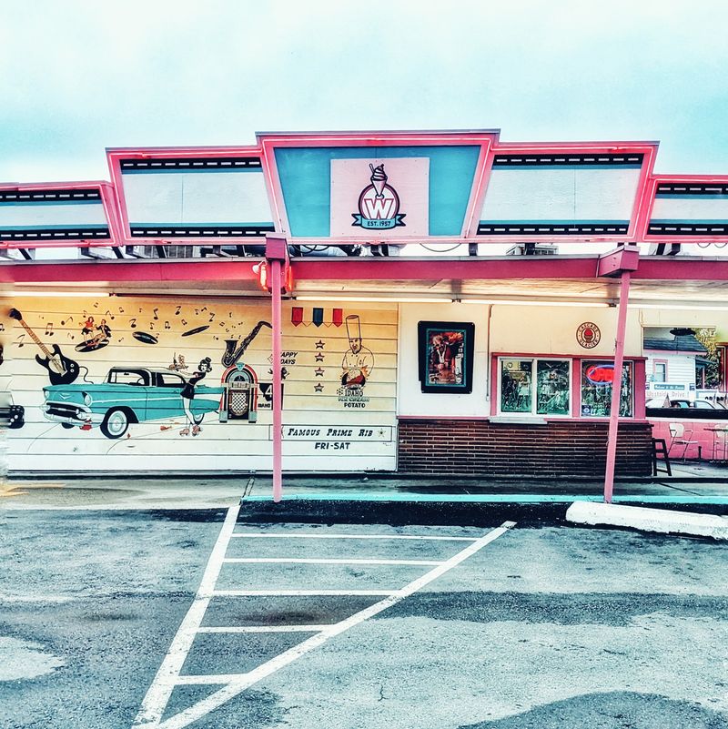 People Stop At This Idaho Drive-Thru Window Just To Order Ice Cream Shaped Like A Baked Potato - Decor Hint Roots Reaching Back To 1957