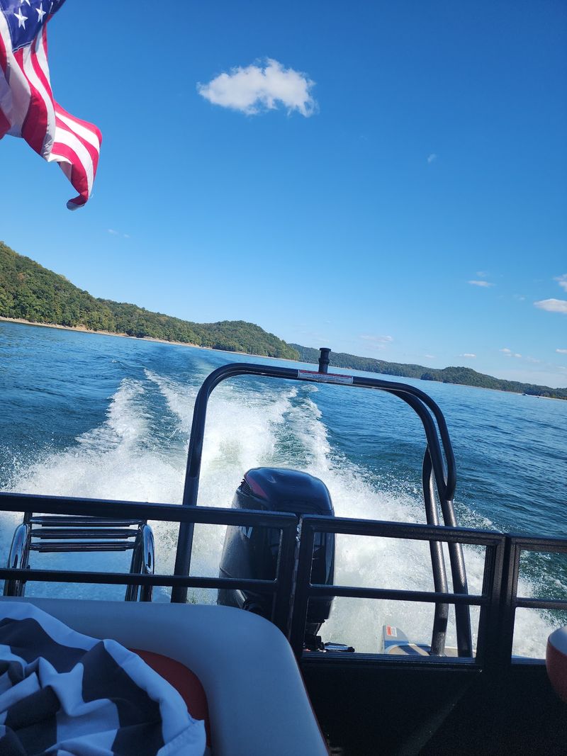 Houseboats Turn A Weekend Into A Floating Vacation