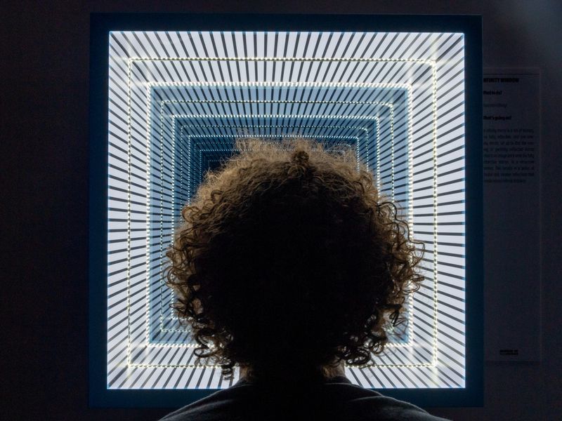 Twelve Mirrored Walls Create A Kaleidoscope With No End