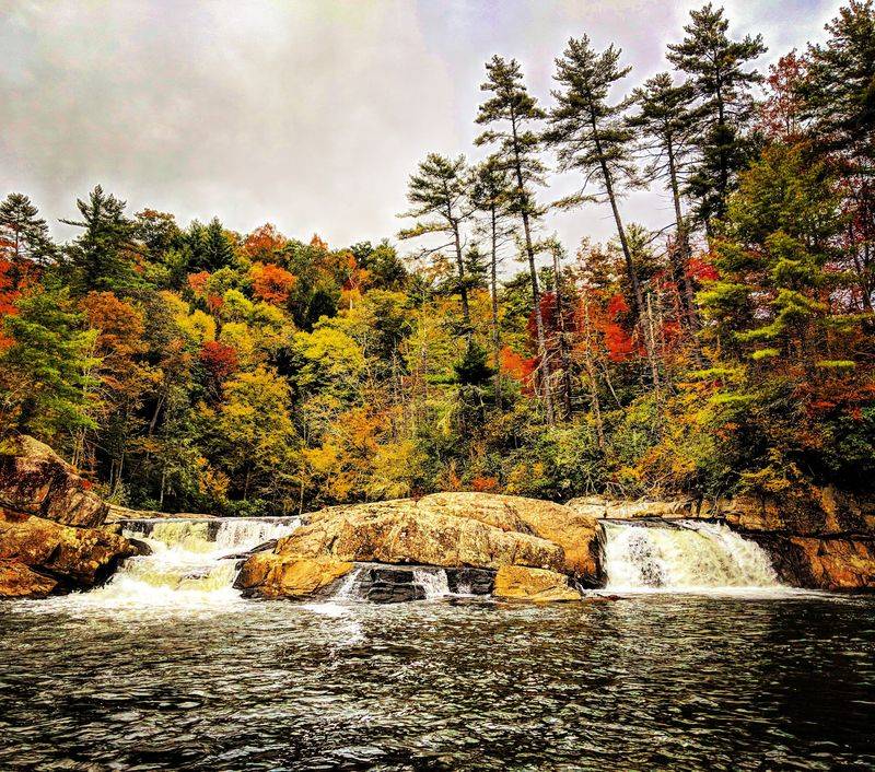 This North Carolina Waterfall Is Surrounded By Brilliant Fall Colors Right Now, And The Views Are Worth The Hike - Decor Hint You Have A Very Small Window For Peak Color, So Move Fast
