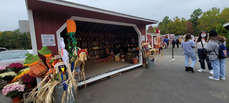 An Entire Village Of Pumpkin People Comes To Life At This Connecticut Fall Attraction - Decor Hint Country Roads Lead To This Seasonal Attraction