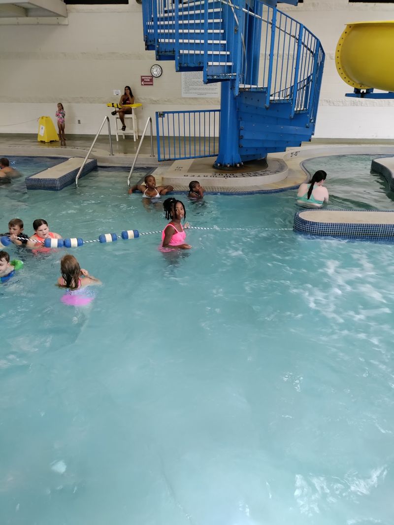 Zero-Entry Fun For The Littlest Swimmers