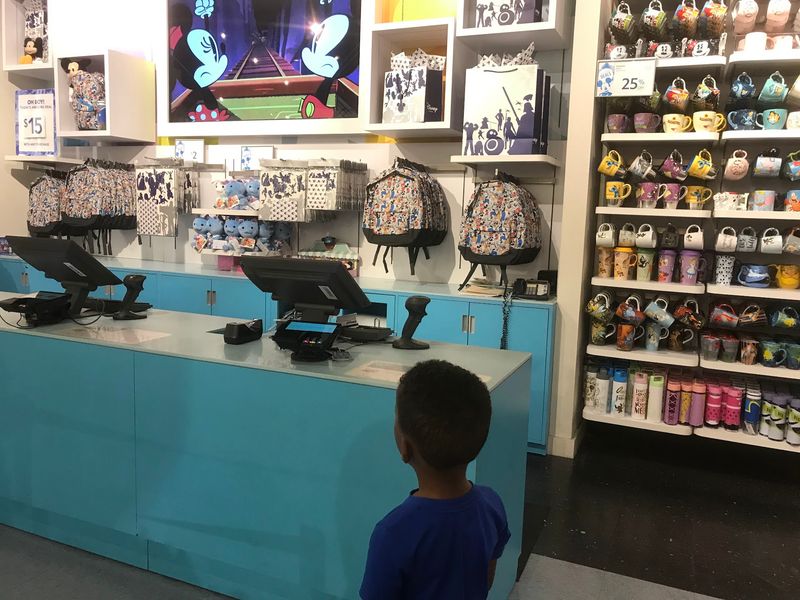 This Florida Outlet Mall Gets Your Steps In While You Hunt Brand-Name Deals, Drink In Hand - Decor Hint Little Tricks That Stretch Your Savings