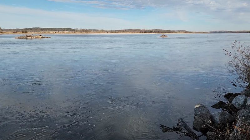 Prairie Agates Turn Up In The Gravel Bars Where Families Hunt Along Nebraska's Platte River - Decor Hint The Rock Rule Every Agate Hunter Should Know First