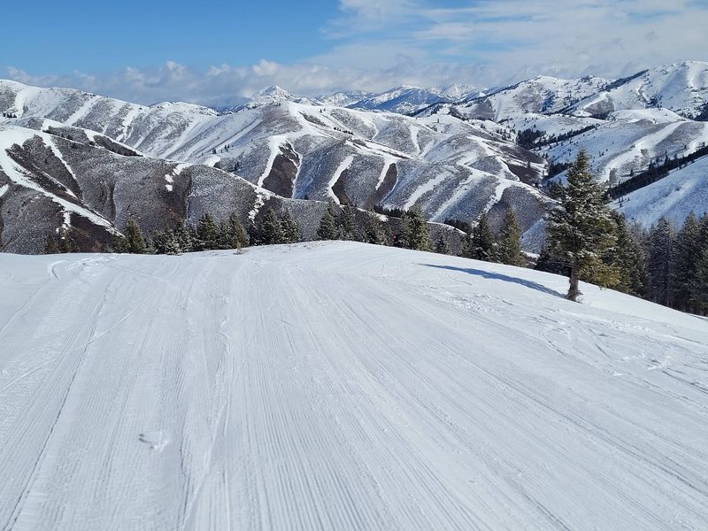 Since 1938 This Idaho Ski Hill Has Run A Single Chairlift That Families Still Ride Today - Decor Hint Lifts That Stop Halfway And A Mountain That Doesn't