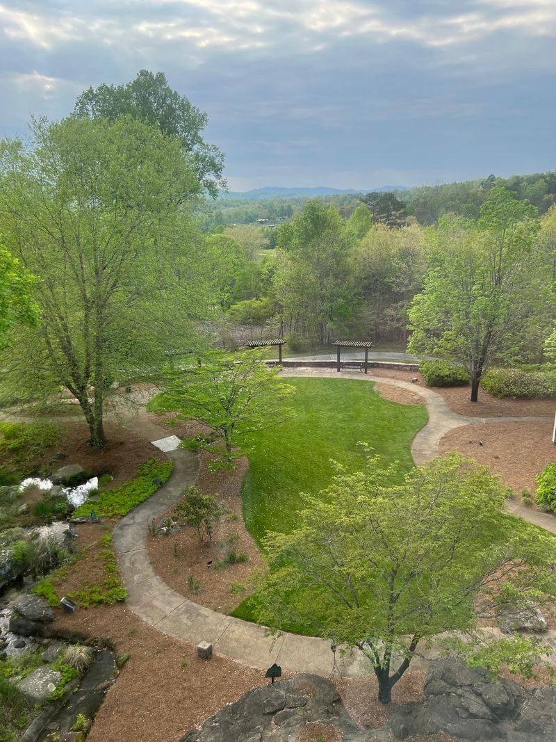 This Small Georgia Mountain Town Has A Golf Resort Surrounded By Stunning Scenery - Decor Hint Day Trips To Brasstown Bald And Helen